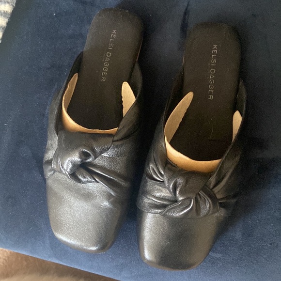 Kelli Dagger Black Leather Mules - Picture 4 of 6